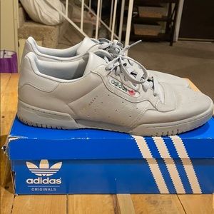 Adidas Yeezy Powerphase grey